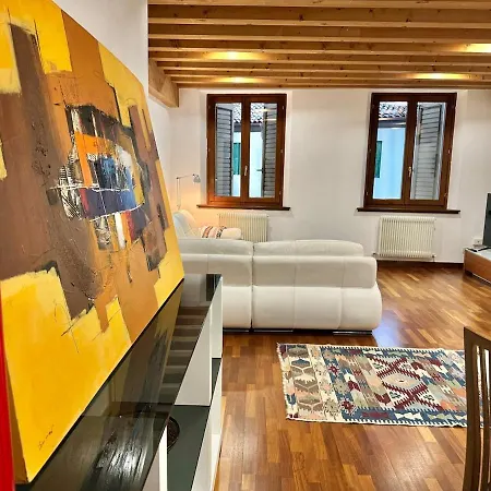 Il Riccio - Charming Retreat Apartment Udine