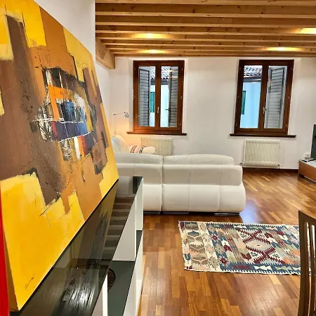 Il Riccio - Charming Retreat Apartment Udine